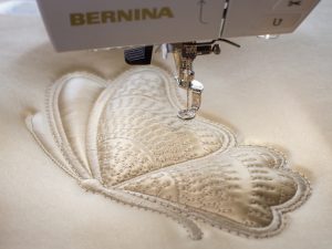 Дизайны «Бабочки» для объемной машинной вышивки на стеганой основе